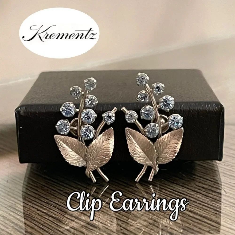 Vintage Krementz Silver-Tone Blue Crystal Leaf Screw Back Clip Earrings